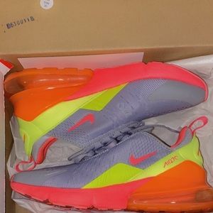 Brand-new women’s Nike air to 70s